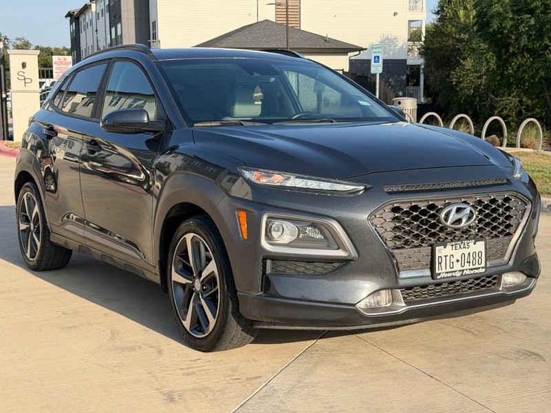 Hyundai Kona Vehicle Full-screen Gallery Image 08