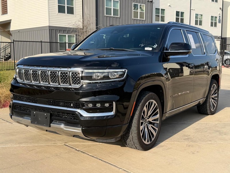 Jeep Grand Wagoneer Vehicle Full-screen Gallery Image 02