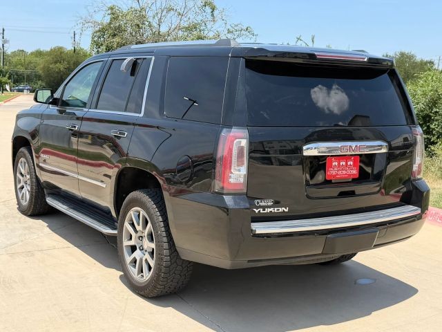 GMC Yukon Vehicle Full-screen Gallery Image 04