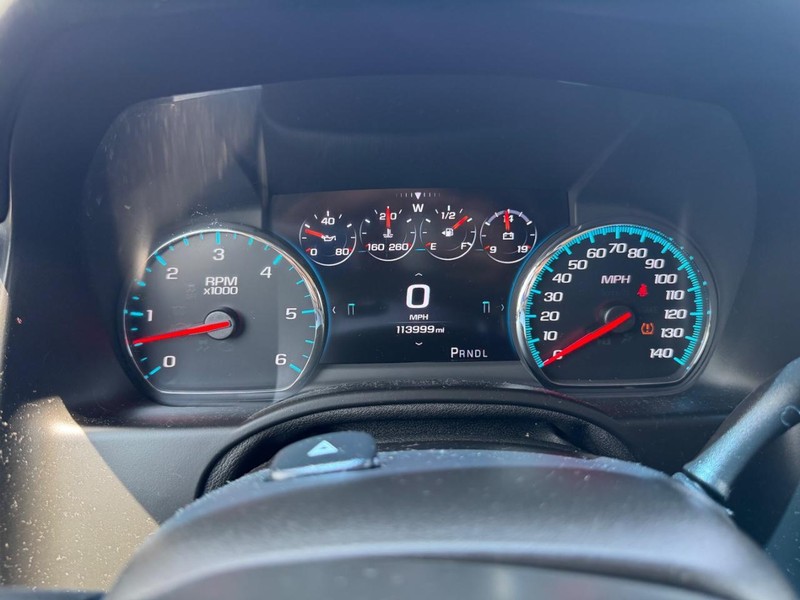 GMC Yukon Vehicle Full-screen Gallery Image 13