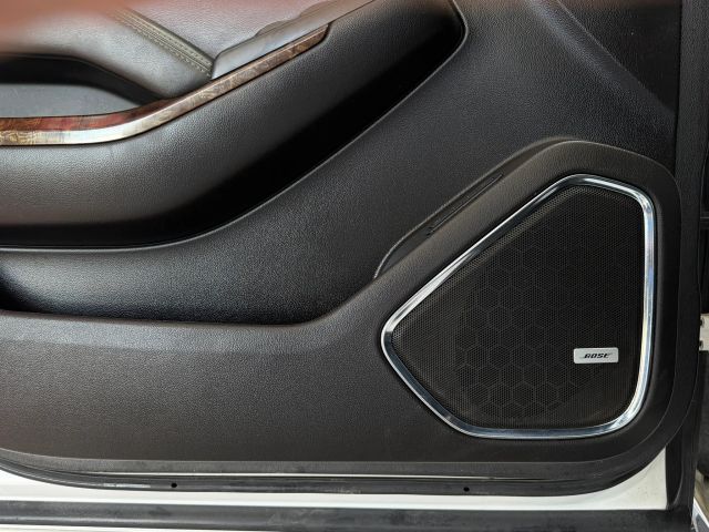 Chevrolet Tahoe Vehicle Full-screen Gallery Image 10