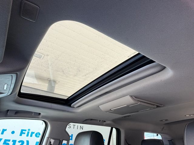 Chevrolet Tahoe Vehicle Full-screen Gallery Image 13