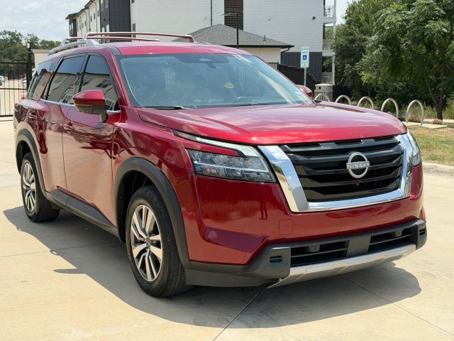 Nissan Pathfinder Vehicle Full-screen Gallery Image 08