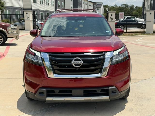 Nissan Pathfinder Vehicle Full-screen Gallery Image 09