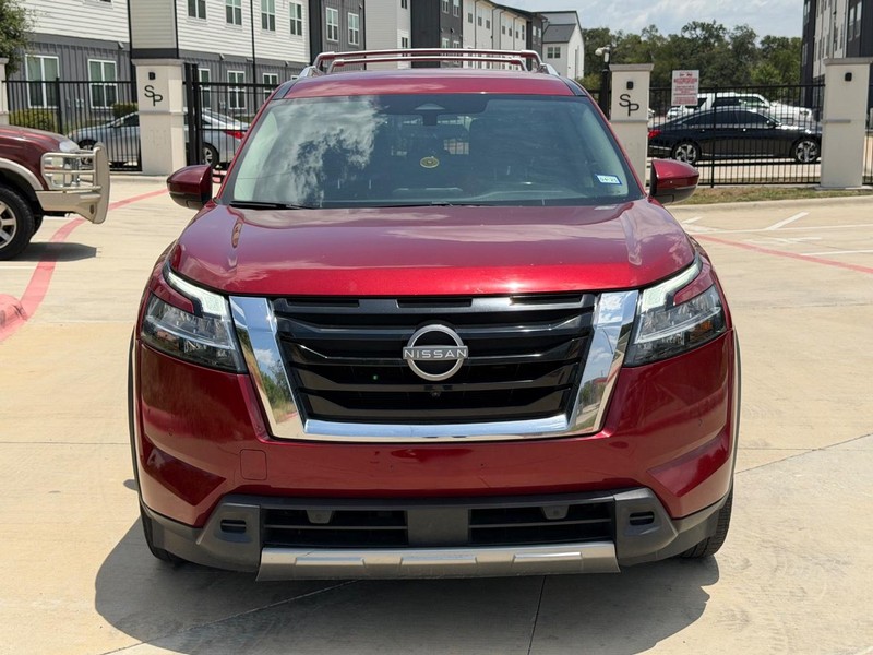 Nissan Pathfinder Vehicle Full-screen Gallery Image 09