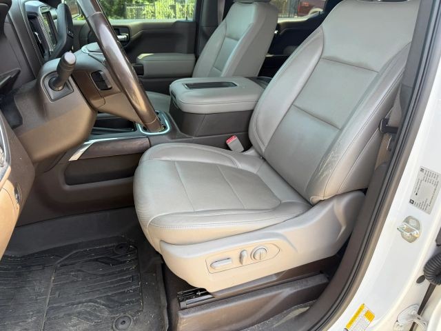 GMC Sierra 1500 Vehicle Full-screen Gallery Image 12