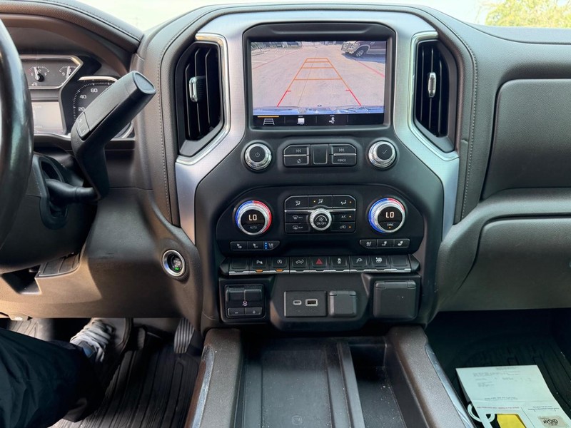 GMC Sierra 1500 Vehicle Full-screen Gallery Image 15