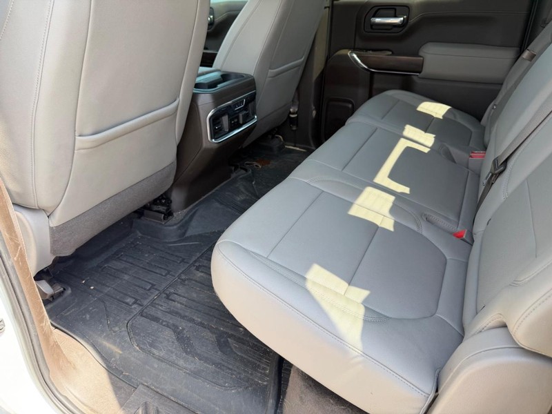 GMC Sierra 1500 Vehicle Full-screen Gallery Image 17