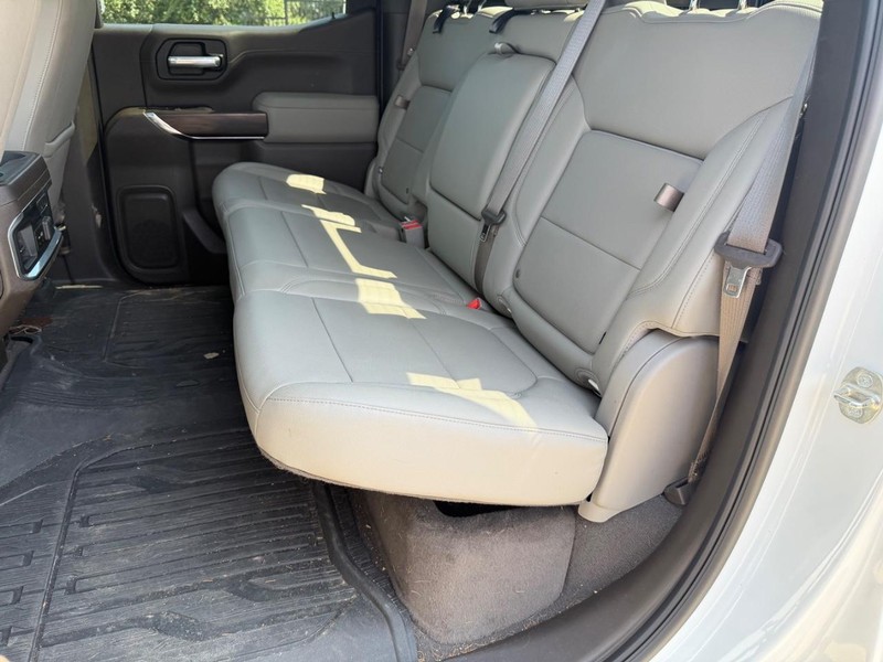 GMC Sierra 1500 Vehicle Full-screen Gallery Image 18