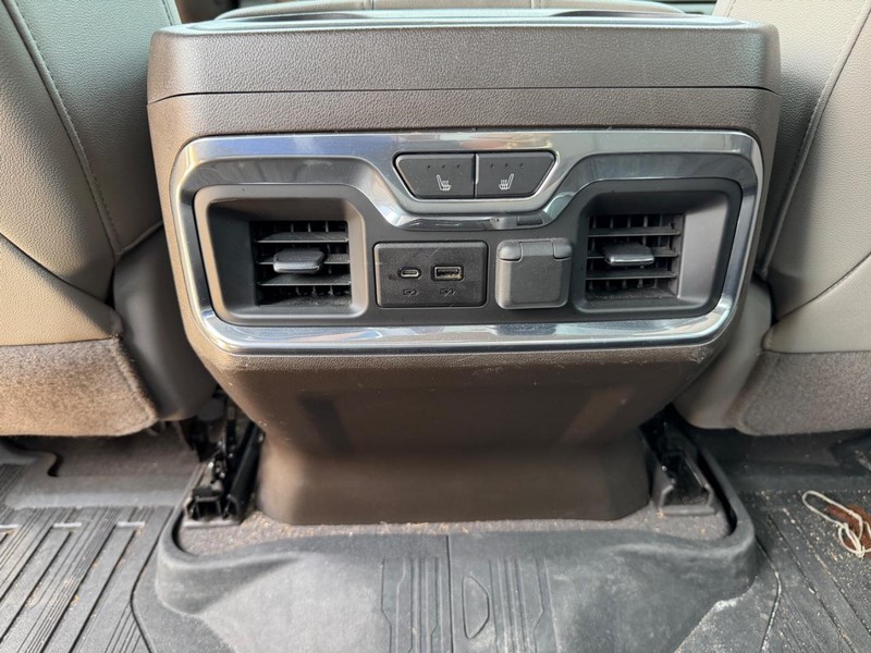 GMC Sierra 1500 Vehicle Full-screen Gallery Image 19