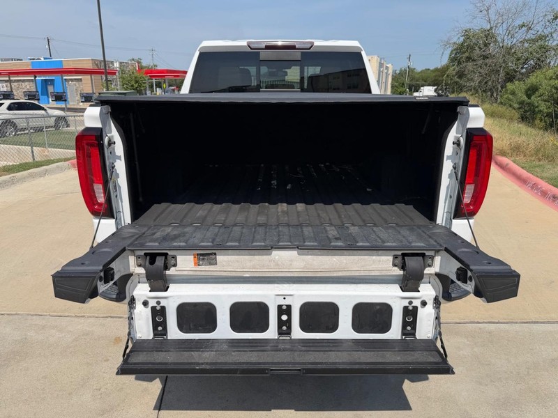 GMC Sierra 1500 Vehicle Full-screen Gallery Image 22