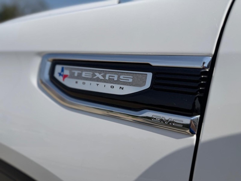 GMC Sierra 1500 Vehicle Full-screen Gallery Image 23