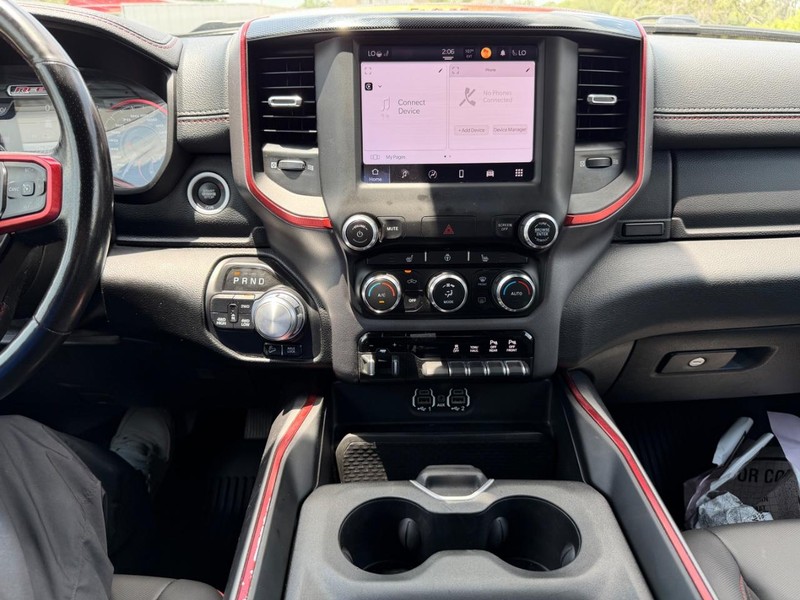 Ram 1500 Vehicle Full-screen Gallery Image 14