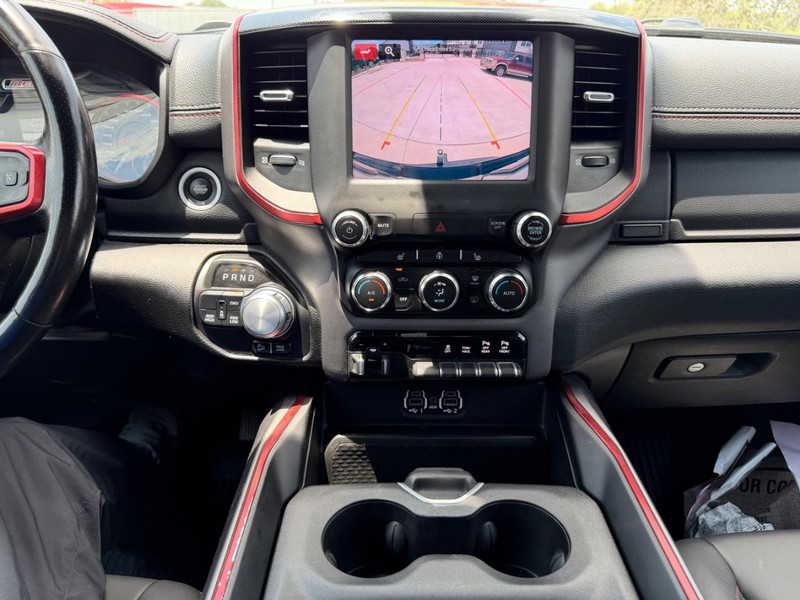 Ram 1500 Vehicle Full-screen Gallery Image 15