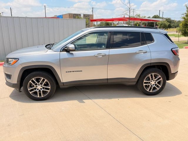 Jeep Compass Vehicle Full-screen Gallery Image 03