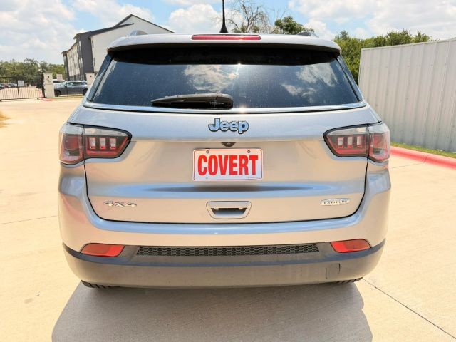 Jeep Compass Vehicle Full-screen Gallery Image 05