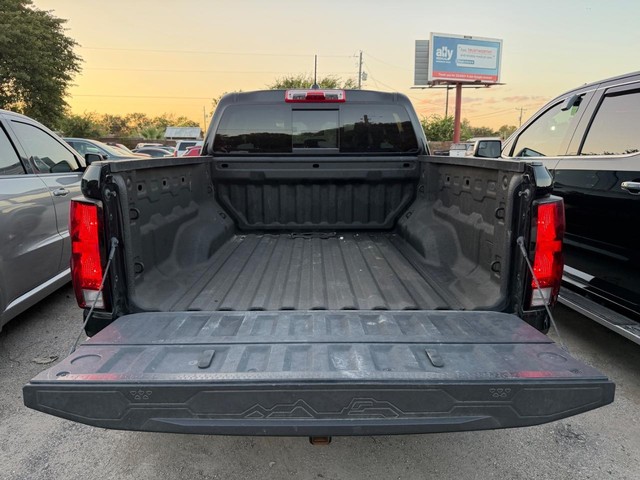 Chevrolet Colorado Vehicle Full-screen Gallery Image 22