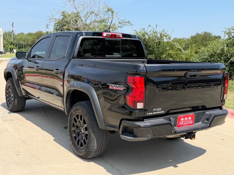 Chevrolet Colorado Vehicle Full-screen Gallery Image 04