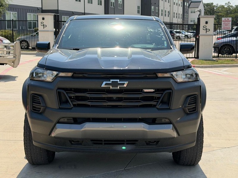 Chevrolet Colorado Vehicle Full-screen Gallery Image 09