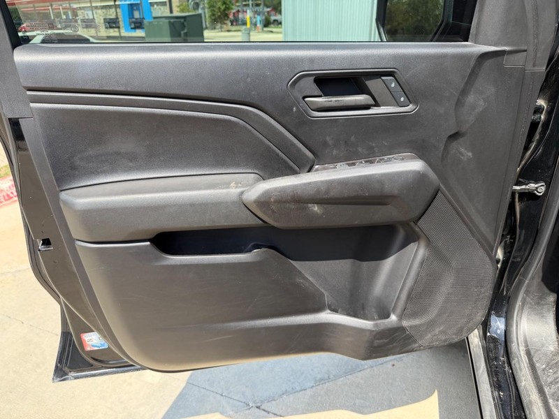 Chevrolet Colorado Vehicle Full-screen Gallery Image 10