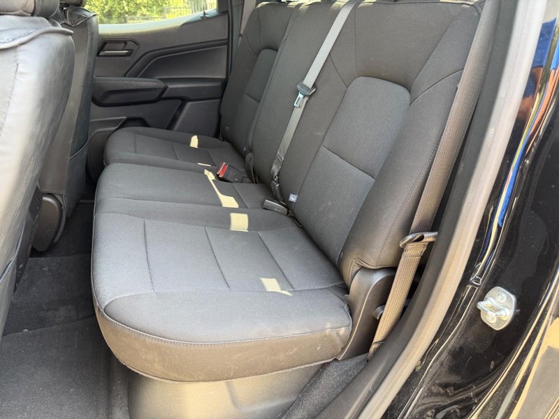 Chevrolet Colorado Vehicle Full-screen Gallery Image 18