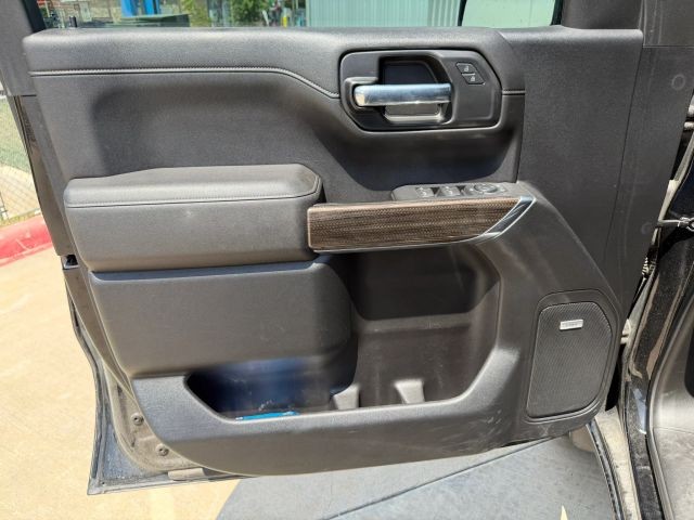 Chevrolet Silverado 1500 Vehicle Full-screen Gallery Image 10
