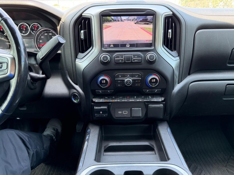 Chevrolet Silverado 1500 Vehicle Full-screen Gallery Image 15