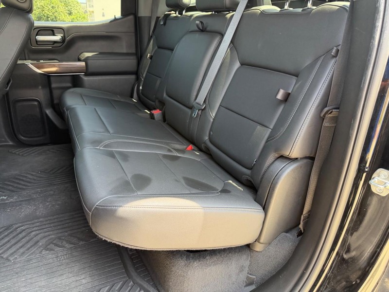Chevrolet Silverado 1500 Vehicle Full-screen Gallery Image 18