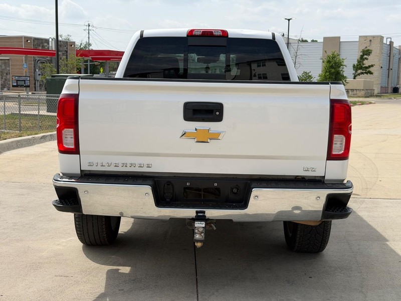 Chevrolet Silverado 1500 Vehicle Full-screen Gallery Image 05