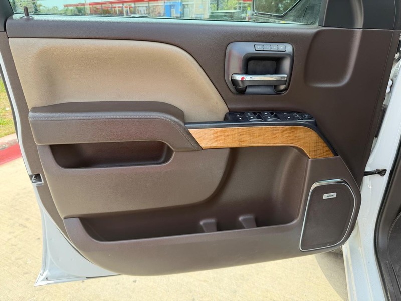 Chevrolet Silverado 1500 Vehicle Full-screen Gallery Image 10