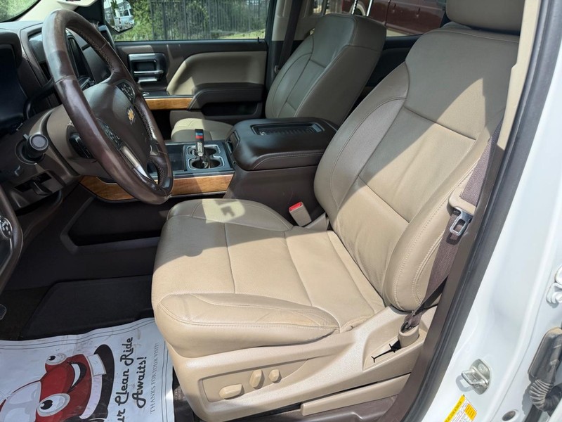 Chevrolet Silverado 1500 Vehicle Full-screen Gallery Image 12
