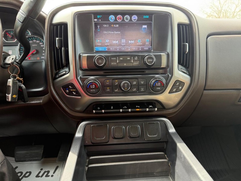 Chevrolet Silverado 1500 Vehicle Full-screen Gallery Image 14