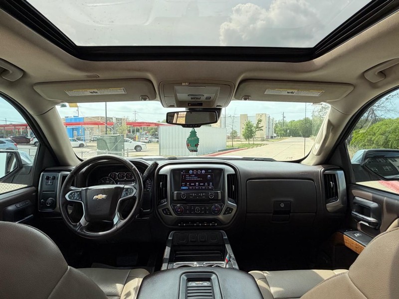 Chevrolet Silverado 1500 Vehicle Full-screen Gallery Image 21