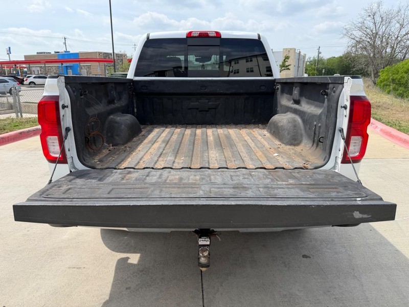 Chevrolet Silverado 1500 Vehicle Full-screen Gallery Image 22