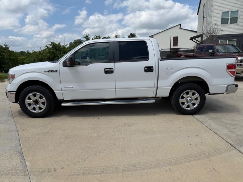 Ford F-150 Vehicle Full-screen Gallery Image 03