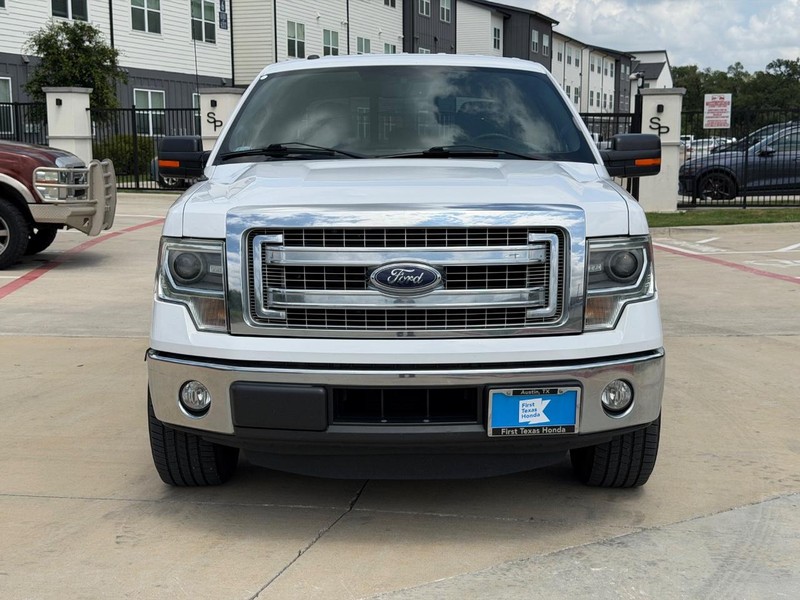 Ford F-150 Vehicle Full-screen Gallery Image 09