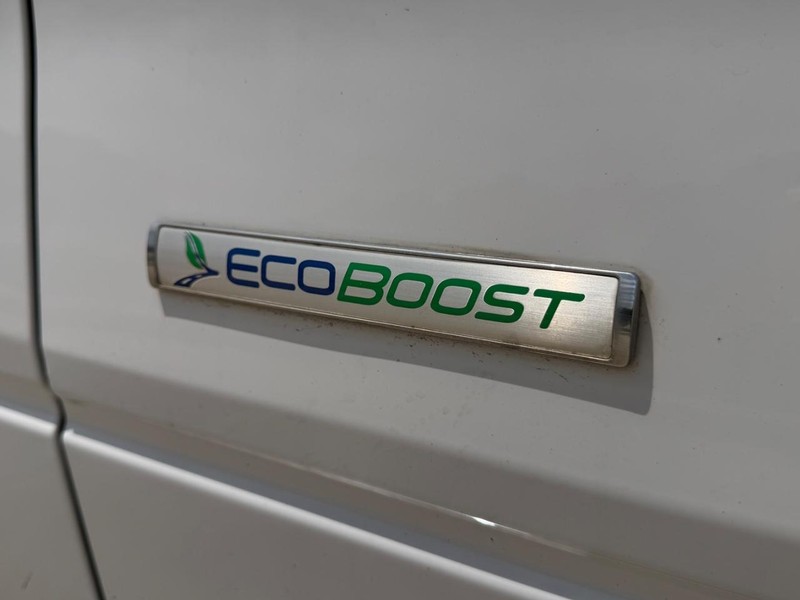 Ford F-150 Vehicle Full-screen Gallery Image 21
