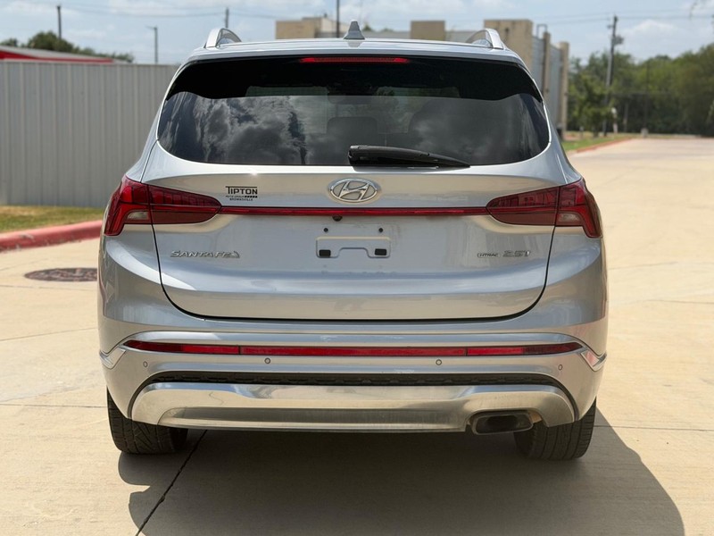 Hyundai Santa Fe Vehicle Full-screen Gallery Image 05