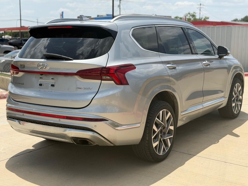 Hyundai Santa Fe Vehicle Full-screen Gallery Image 06