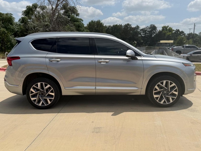 Hyundai Santa Fe Vehicle Full-screen Gallery Image 07
