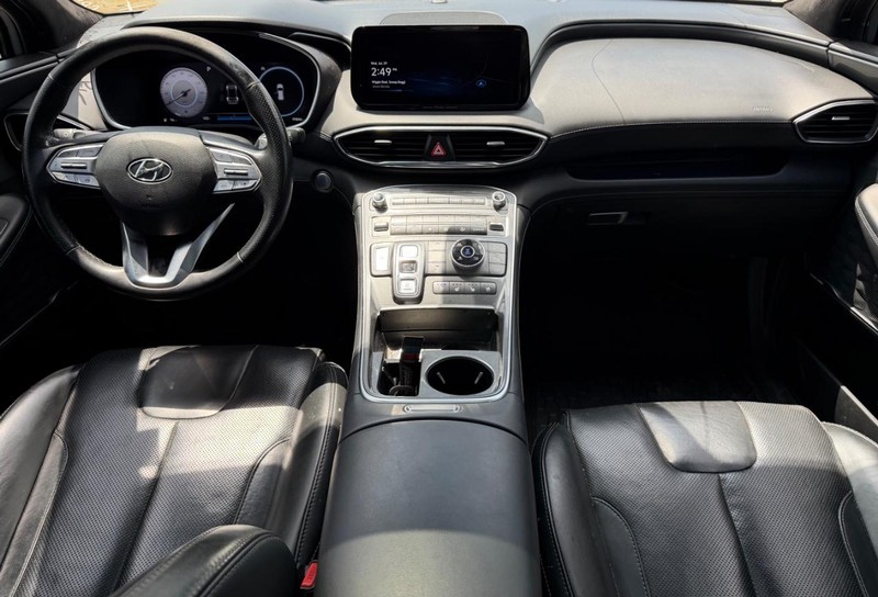 Hyundai Santa Fe Vehicle Full-screen Gallery Image 20