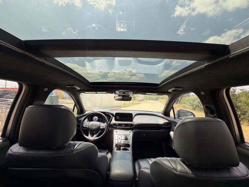 Hyundai Santa Fe Vehicle Full-screen Gallery Image 21