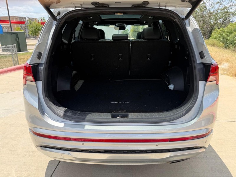 Hyundai Santa Fe Vehicle Full-screen Gallery Image 22