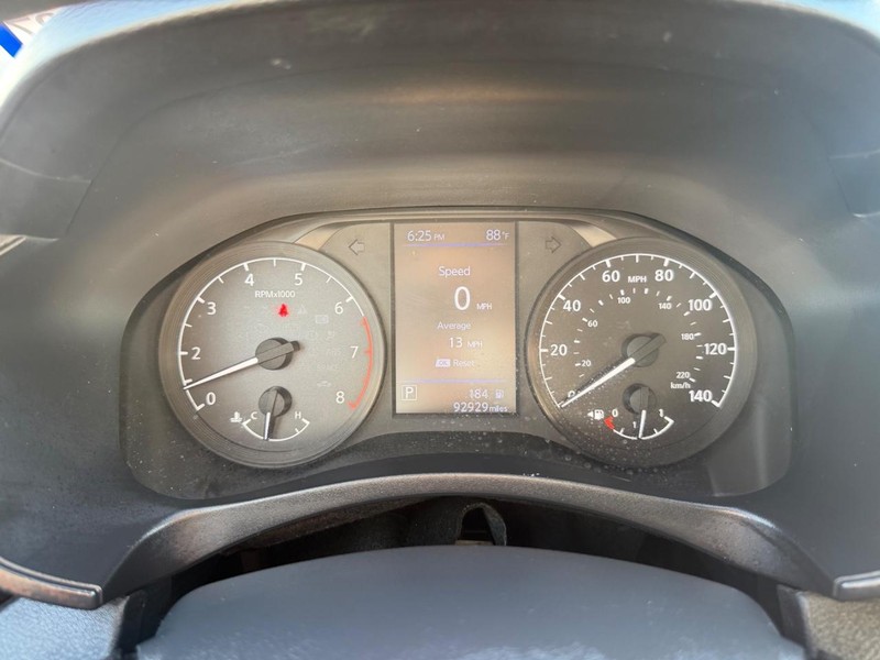 Nissan Altima Vehicle Full-screen Gallery Image 13