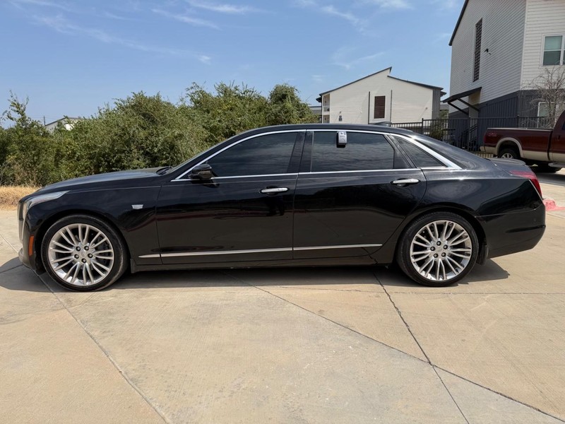 Cadillac CT6 Sedan Vehicle Full-screen Gallery Image 03