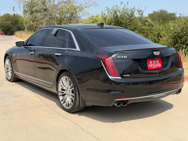 Cadillac CT6 Sedan Vehicle Full-screen Gallery Image 04