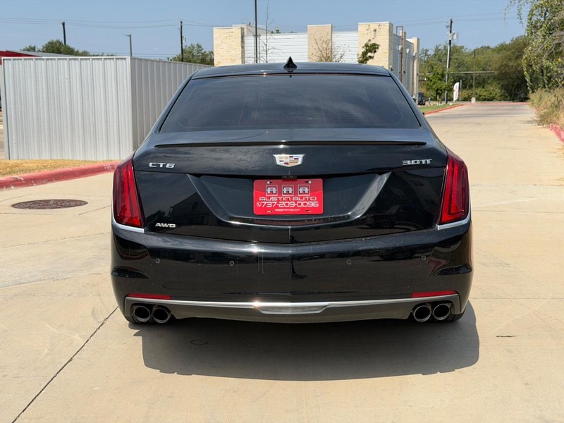 Cadillac CT6 Sedan Vehicle Full-screen Gallery Image 05