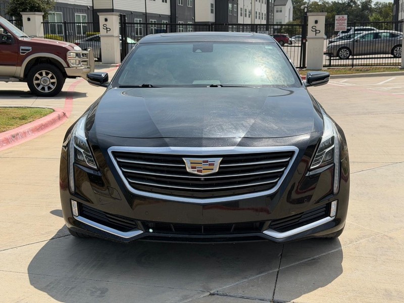 Cadillac CT6 Sedan Vehicle Full-screen Gallery Image 09