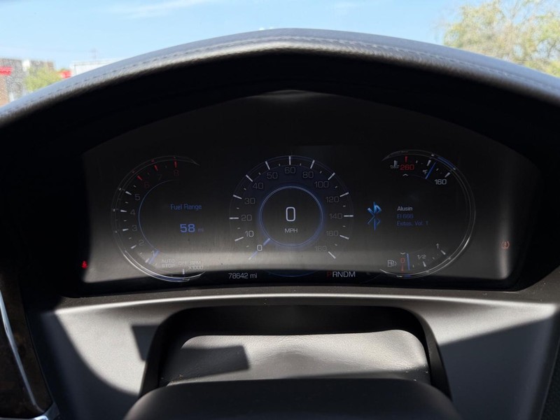 Cadillac CT6 Sedan Vehicle Full-screen Gallery Image 13