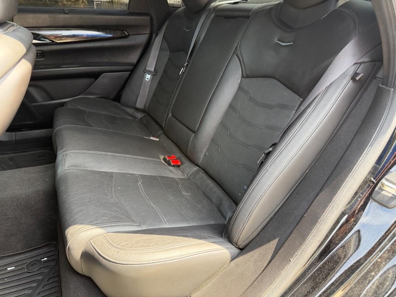 Cadillac CT6 Sedan Vehicle Full-screen Gallery Image 19